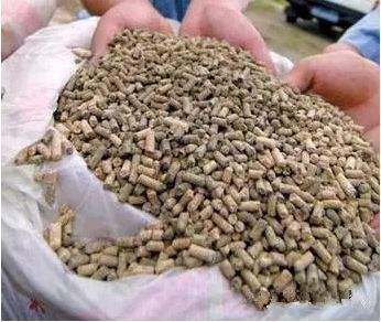 這幾種飼料霉變現(xiàn)象的真正原因你“造”嗎？——通過現(xiàn)象分析原因，給出方案。