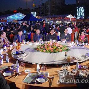 首屆中國地方雞美食文化節(jié)正式開幕