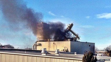 美飼料加工廠爆炸部分廠房坍塌 至少10傷